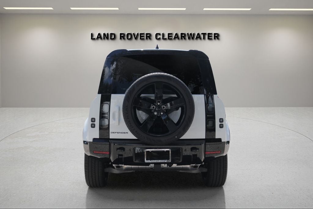 2026 Land Rover Defender 110 X-Dynamic SE