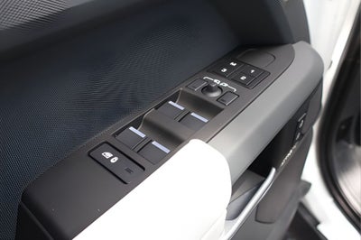 2026 Land Rover Defender 110 X-Dynamic SE