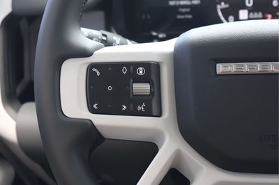 2026 Land Rover Defender 110 X-Dynamic SE