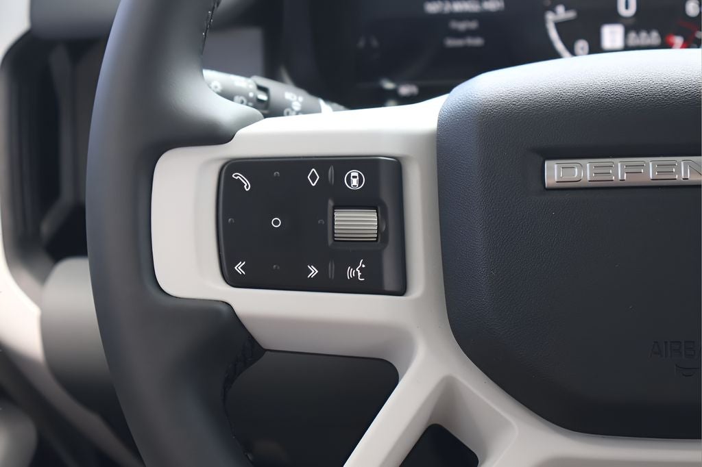 2026 Land Rover Defender 110 X-Dynamic SE