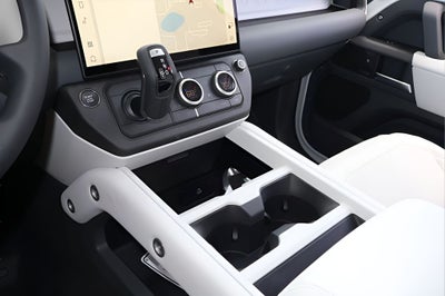 2026 Land Rover Defender 110 X-Dynamic SE
