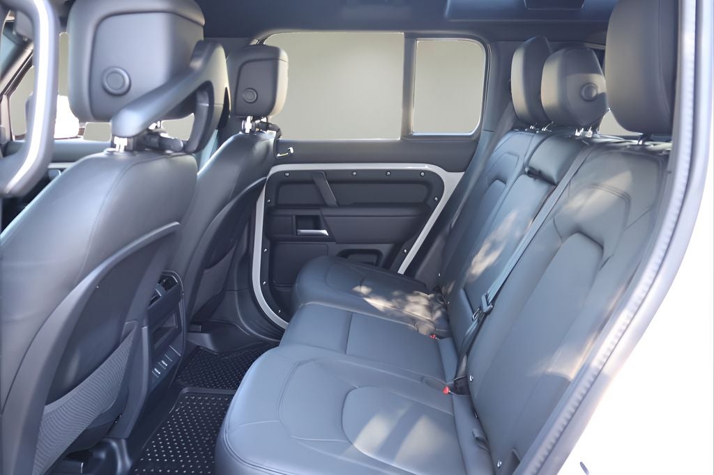 2026 Land Rover Defender 110 X-Dynamic SE