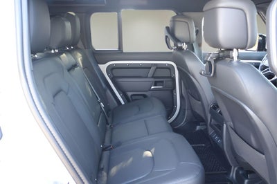 2026 Land Rover Defender 110 X-Dynamic SE