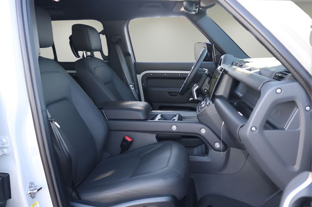2026 Land Rover Defender 110 X-Dynamic SE