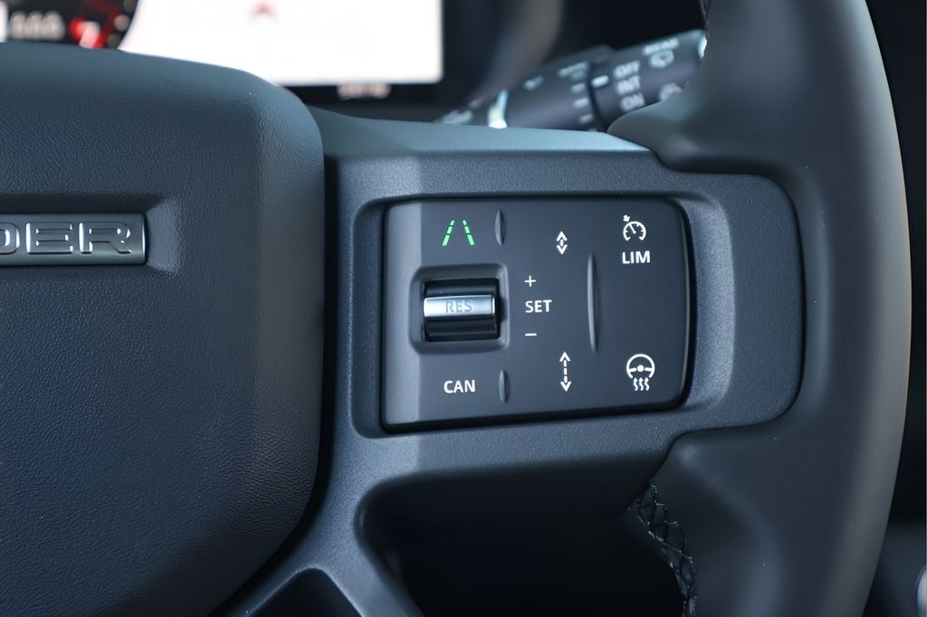 2026 Land Rover Defender 110 X-Dynamic SE