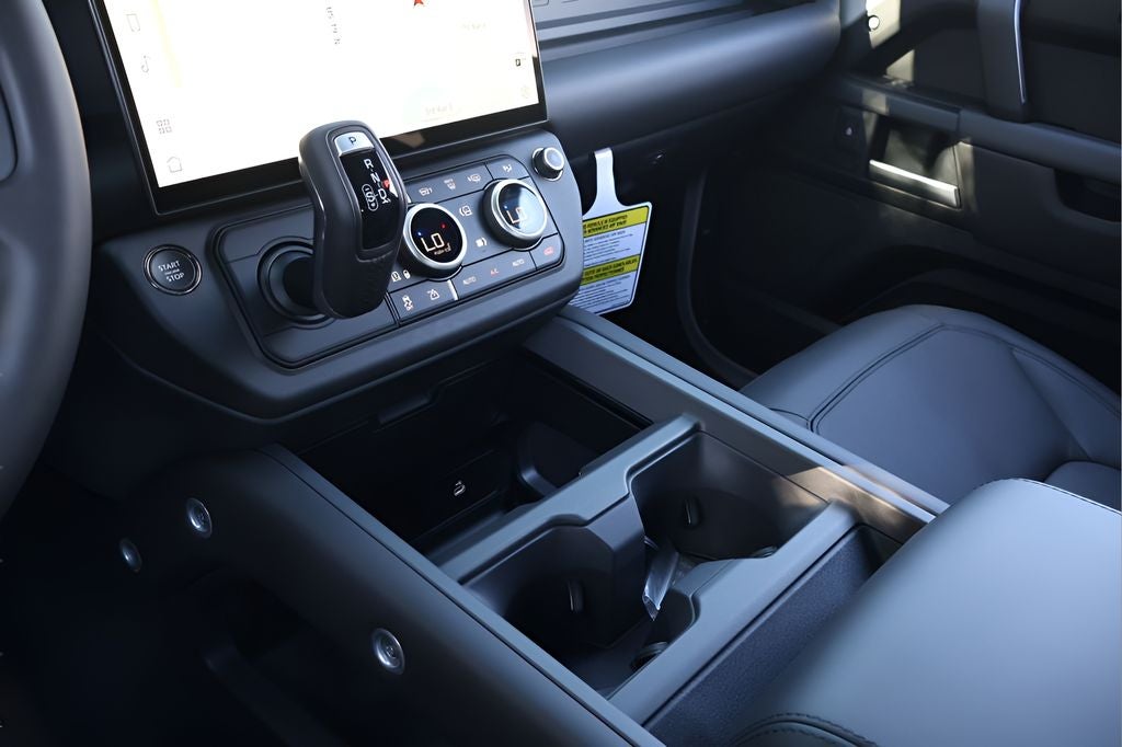 2026 Land Rover Defender 110 X-Dynamic SE