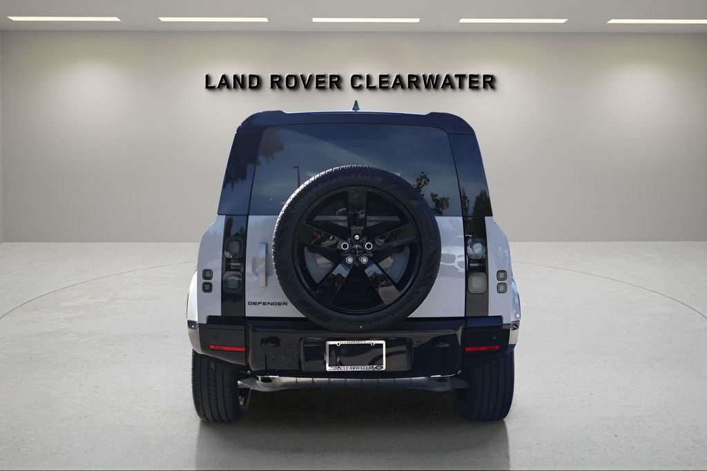 2026 Land Rover Defender 110 X-Dynamic SE