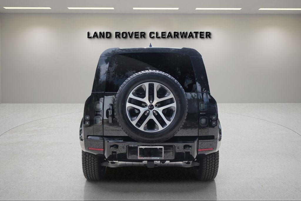 2026 Land Rover Defender 110 X-Dynamic SE