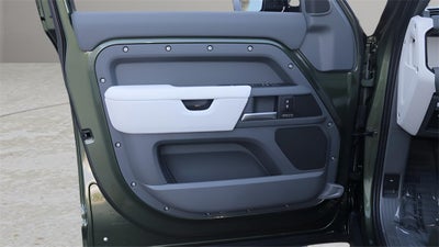 2026 Land Rover Defender 110 X-Dynamic SE