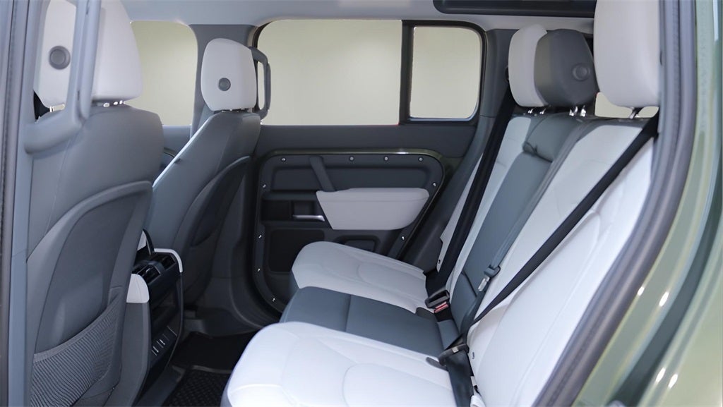 2026 Land Rover Defender 110 X-Dynamic SE