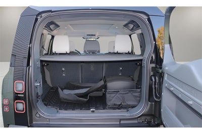 2026 Land Rover Defender 110 X-Dynamic SE