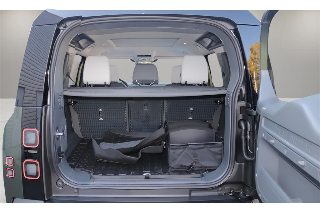 2026 Land Rover Defender 110 X-Dynamic SE