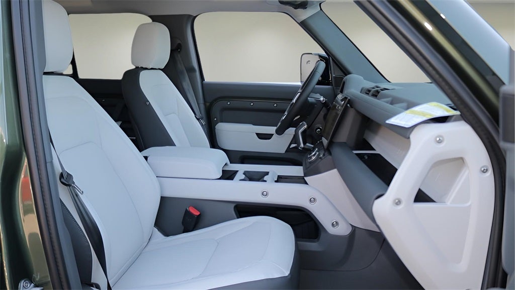 2026 Land Rover Defender 110 X-Dynamic SE