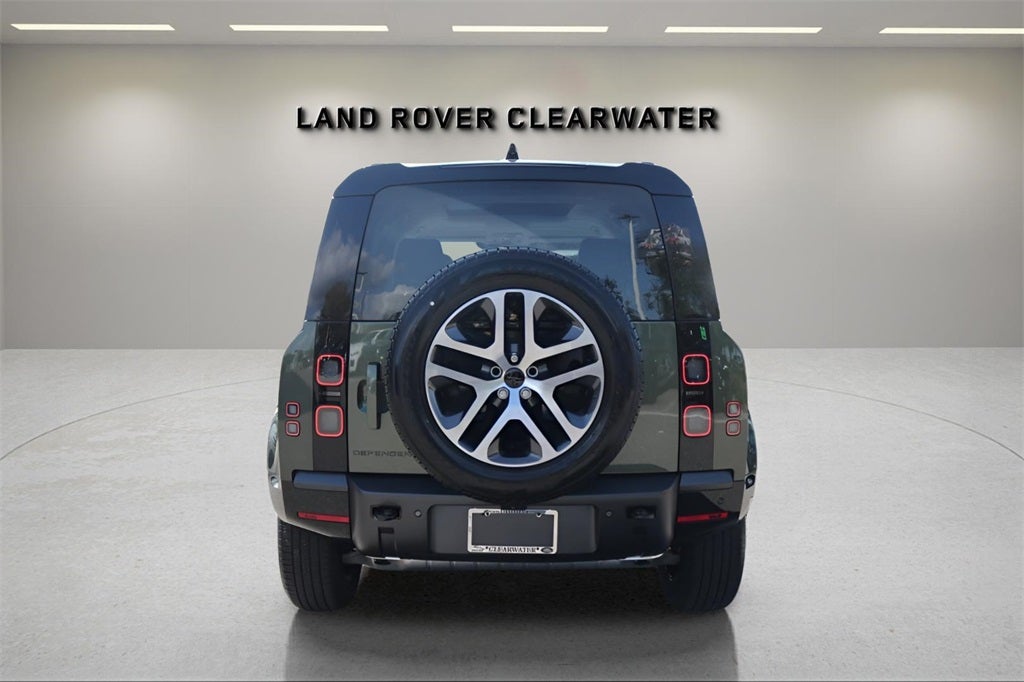 2026 Land Rover Defender 110 X-Dynamic SE