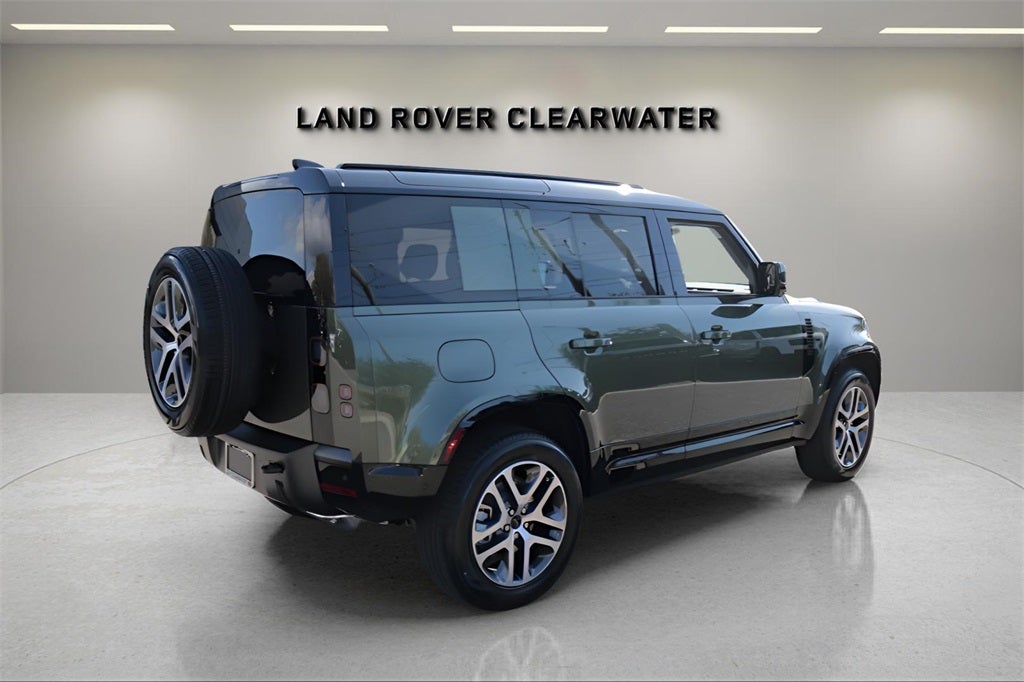 2026 Land Rover Defender 110 X-Dynamic SE