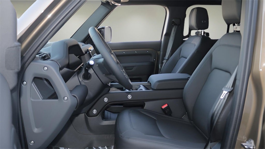 2026 Land Rover Defender 110 X-Dynamic SE