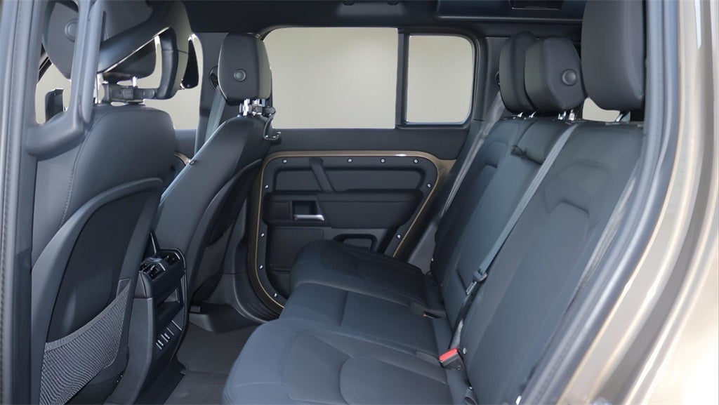 2026 Land Rover Defender 110 X-Dynamic SE