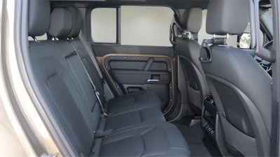 2026 Land Rover Defender 110 X-Dynamic SE