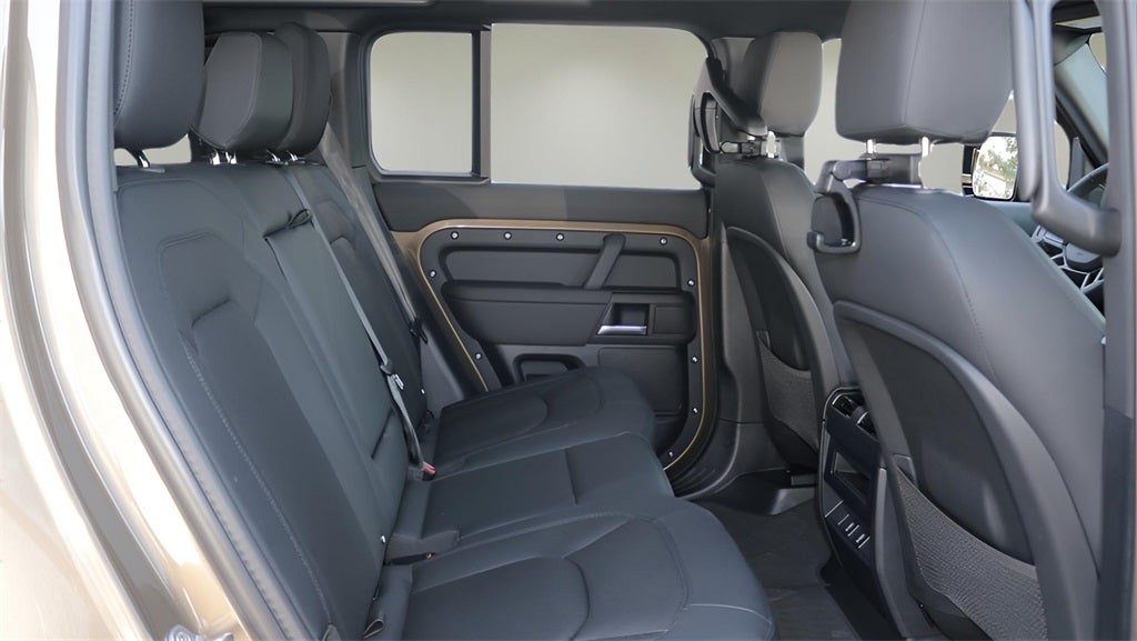 2026 Land Rover Defender 110 X-Dynamic SE