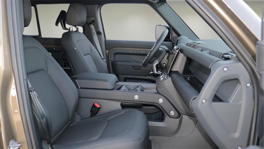 2026 Land Rover Defender 110 X-Dynamic SE