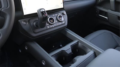 2026 Land Rover Defender 110 X-Dynamic SE