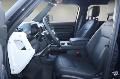 2026 Land Rover Defender 110 X-Dynamic SE