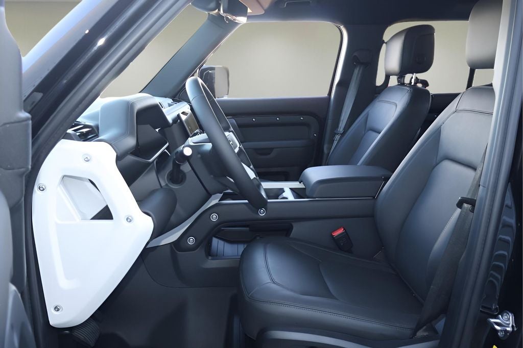 2026 Land Rover Defender 110 X-Dynamic SE