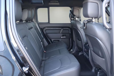 2026 Land Rover Defender 110 X-Dynamic SE