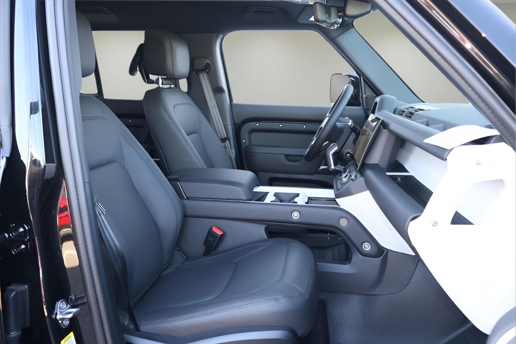 2026 Land Rover Defender 110 X-Dynamic SE