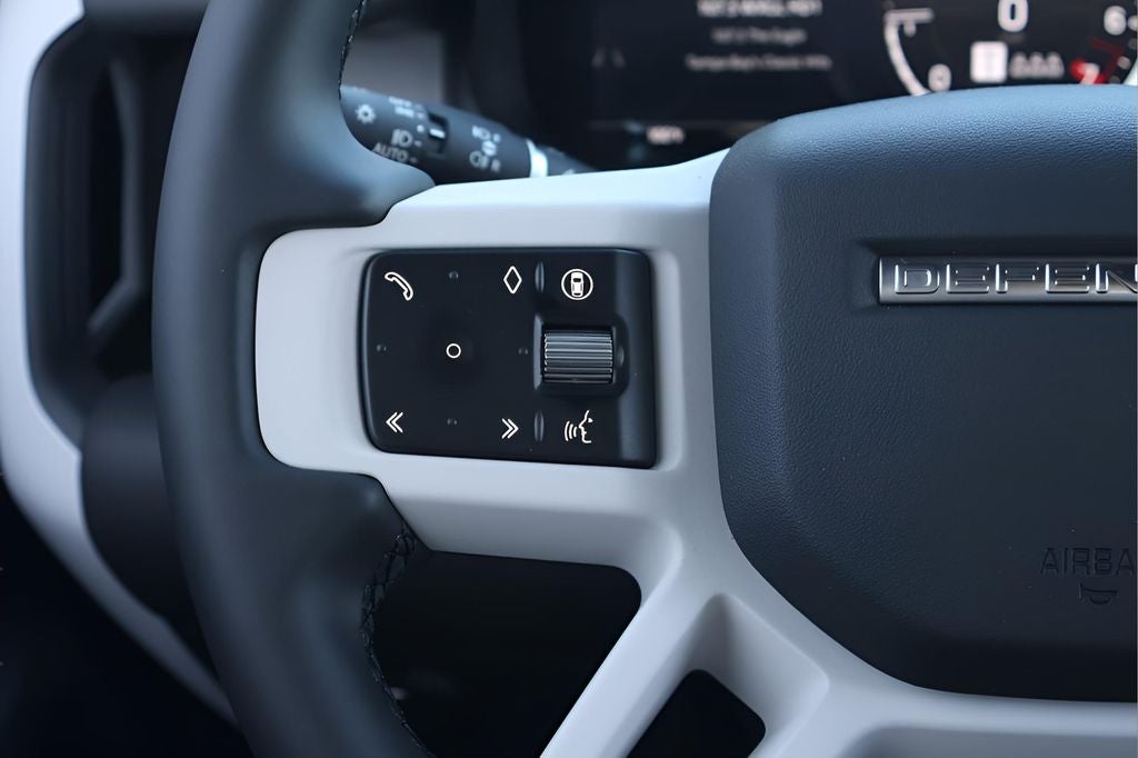 2026 Land Rover Defender 110 X-Dynamic SE