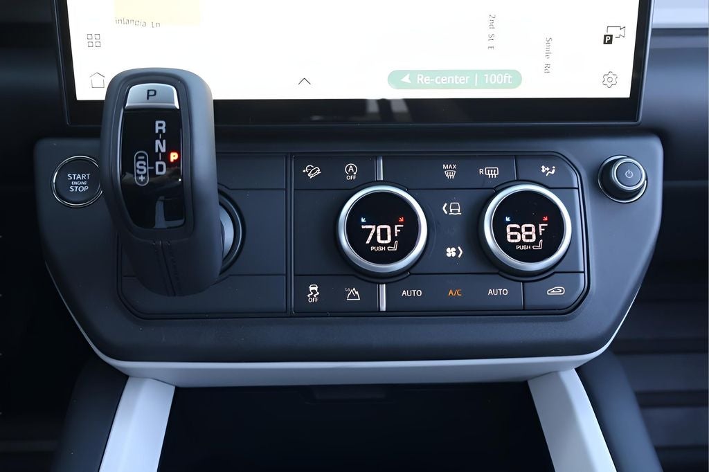 2026 Land Rover Defender 110 X-Dynamic SE