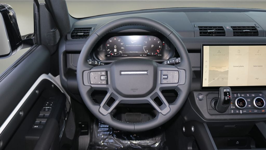 2026 Land Rover Defender 110 X-Dynamic SE