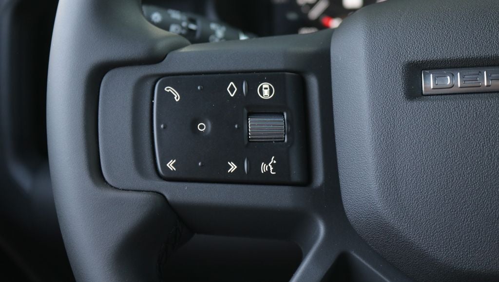 2026 Land Rover Defender 110 X-Dynamic SE