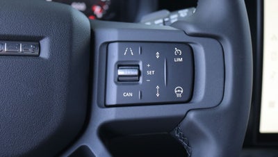2026 Land Rover Defender 110 X-Dynamic SE