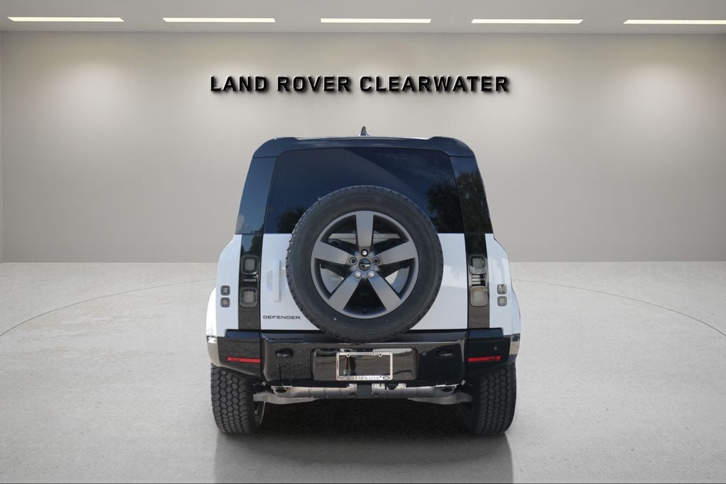 2026 Land Rover Defender 110 X-Dynamic SE