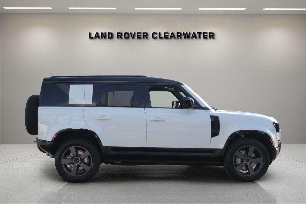 2026 Land Rover Defender 110 X-Dynamic SE