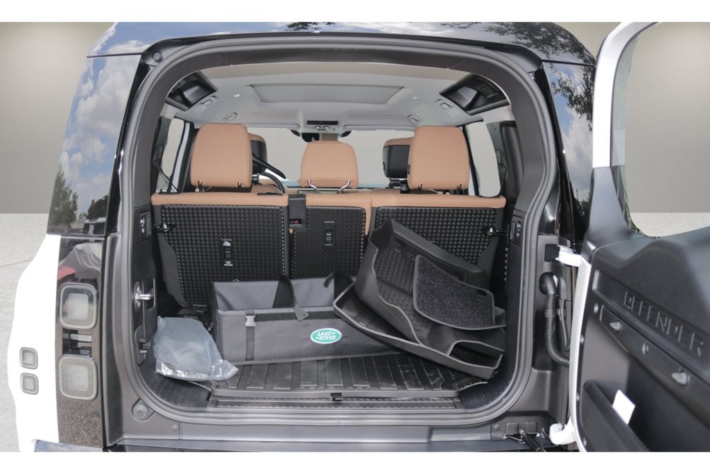 2026 Land Rover Defender 110 X-Dynamic SE