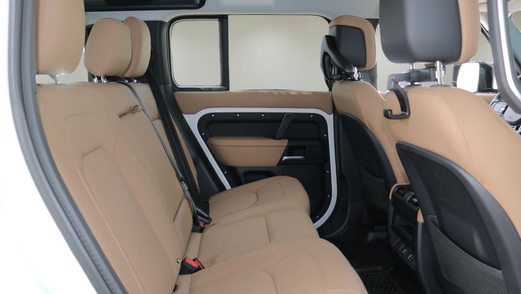 2026 Land Rover Defender 110 X-Dynamic SE