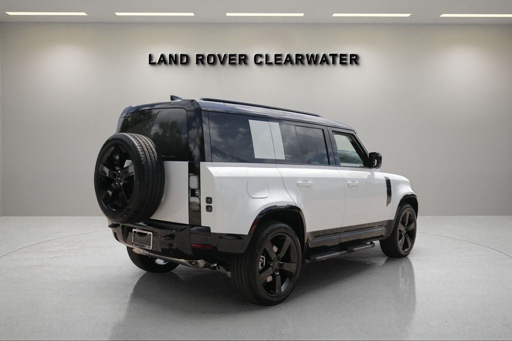 2026 Land Rover Defender 110 X-Dynamic SE