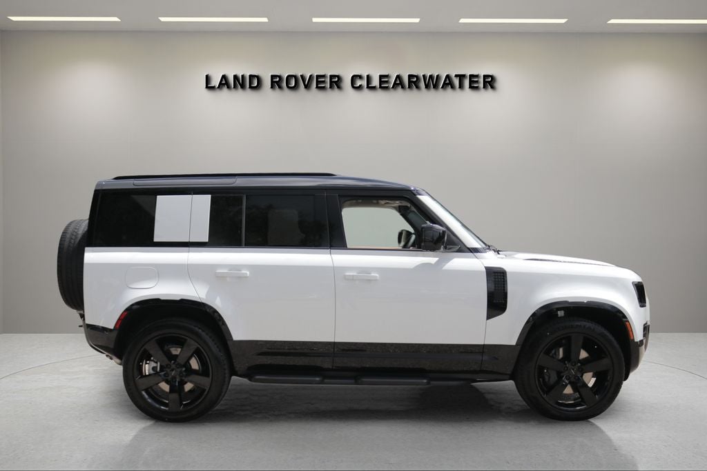 2026 Land Rover Defender 110 X-Dynamic SE