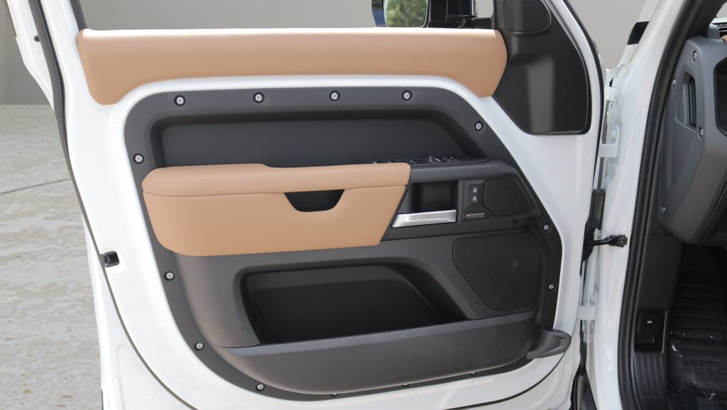 2026 Land Rover Defender 110 X-Dynamic SE
