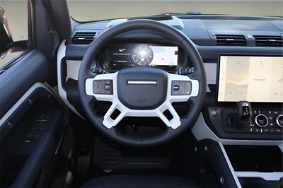 2026 Land Rover Defender 110 X-Dynamic SE