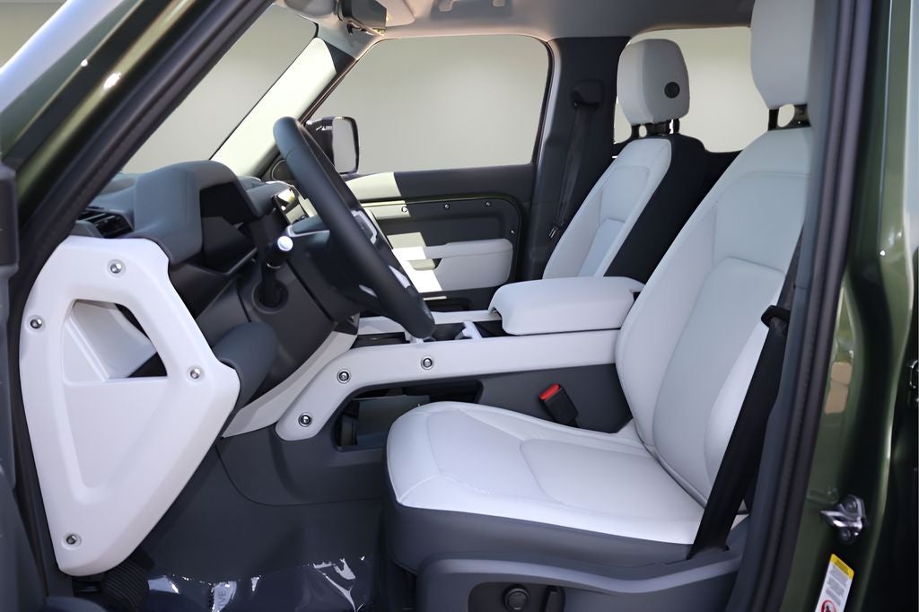 2026 Land Rover Defender 110 X-Dynamic SE