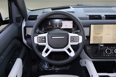 2026 Land Rover Defender 110 X-Dynamic SE