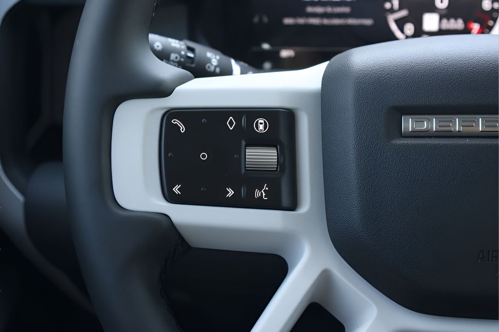 2026 Land Rover Defender 110 X-Dynamic SE