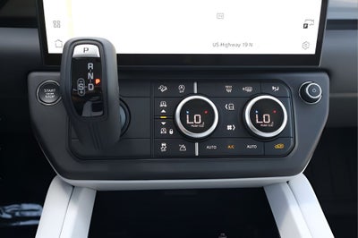 2026 Land Rover Defender 110 X-Dynamic SE