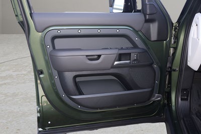 2026 Land Rover Defender 110 X-Dynamic SE