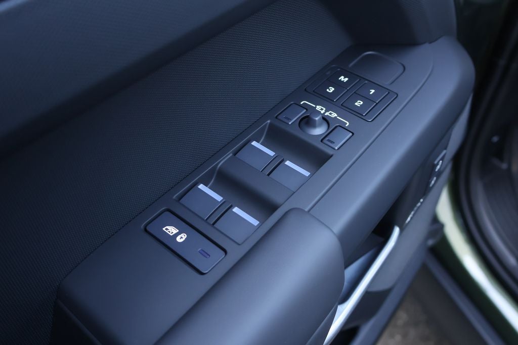 2026 Land Rover Defender 110 X-Dynamic SE