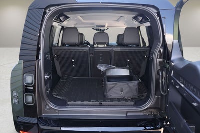 2026 Land Rover Defender 110 X-Dynamic SE