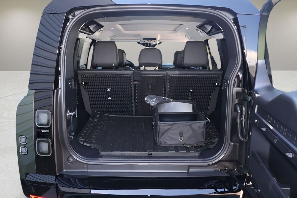 2026 Land Rover Defender 110 X-Dynamic SE